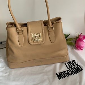 🔥🔥👜Love Moschino purse 💕💕